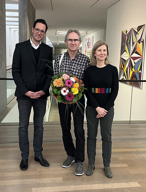 Gruppenfoto mit dem 3.000.000. Besucher im Kunstmuseum Stuttgart